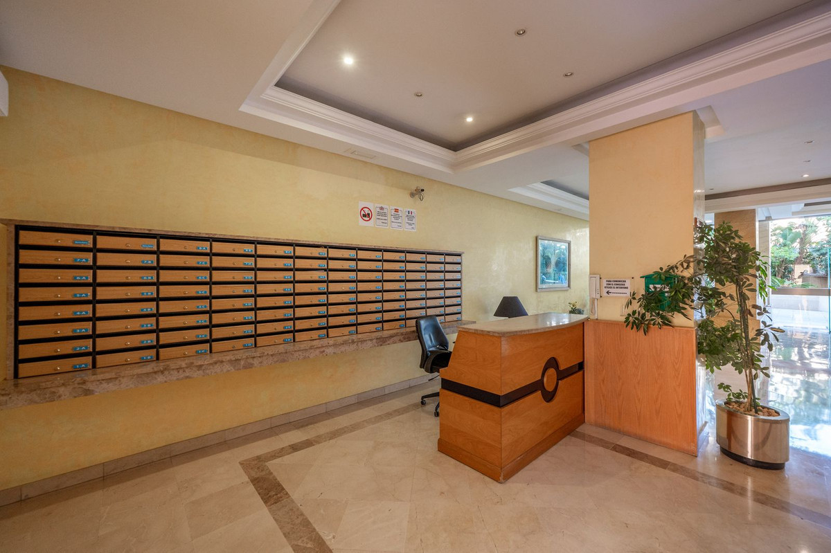 Se vende Apartamento Planta Media de 2 dormitorios en Costa Del Sol, Málaga, España