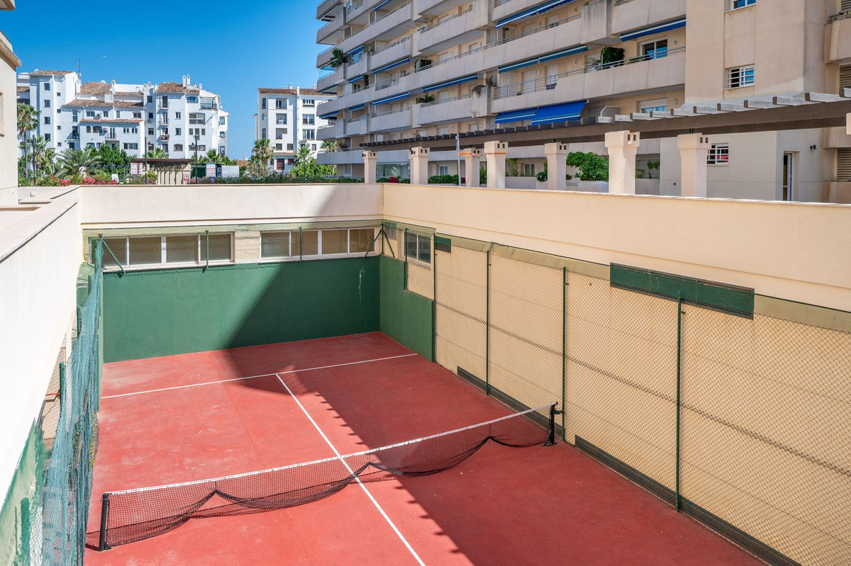 Se vende Apartamento Planta Media de 2 dormitorios en Costa Del Sol, Málaga, España