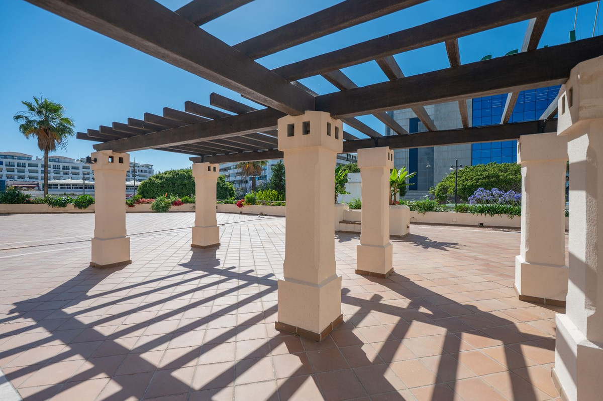 Se vende Apartamento Planta Media de 2 dormitorios en Costa Del Sol, Málaga, España