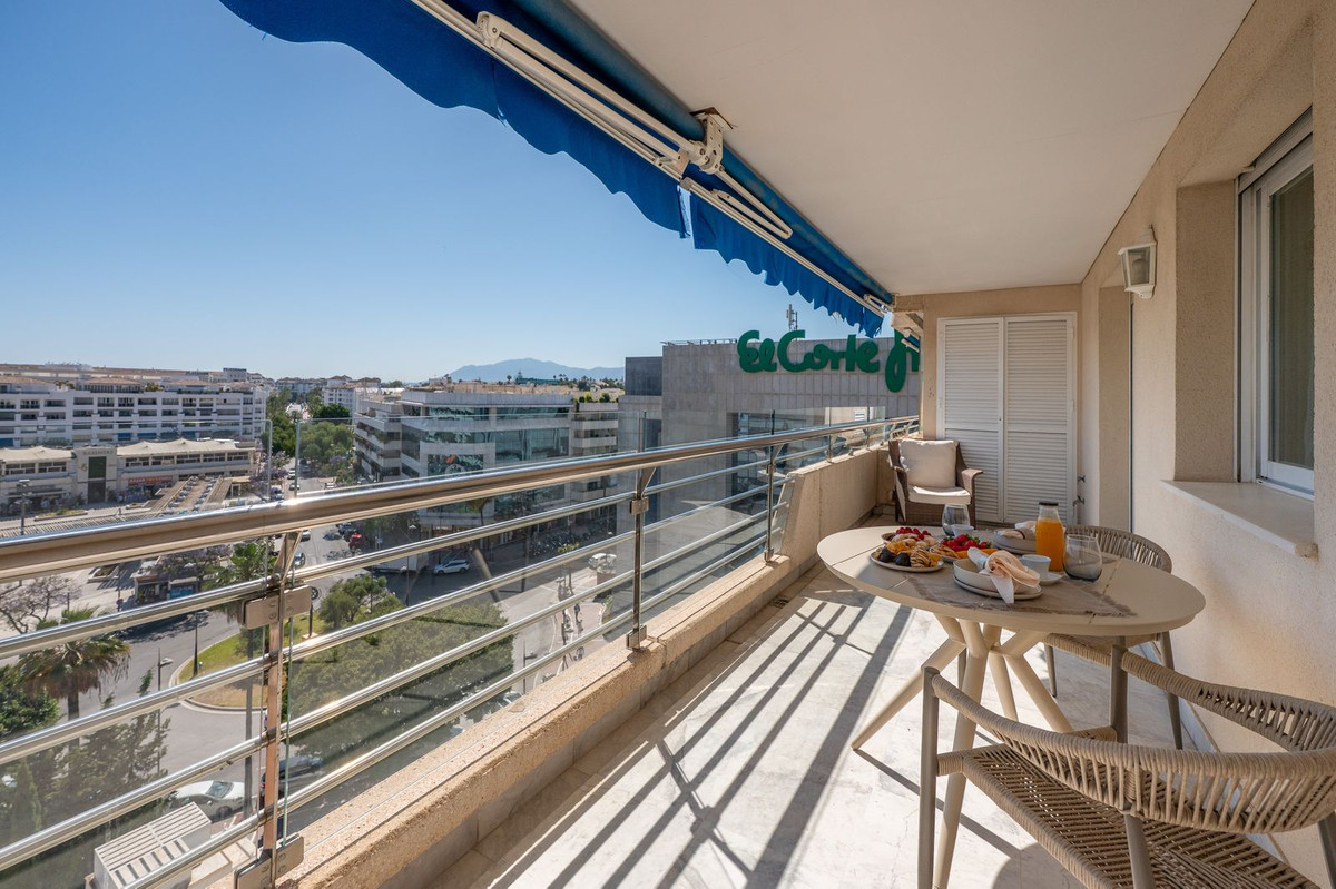 Se vende Apartamento Planta Media de 2 dormitorios en Costa Del Sol, Málaga, España