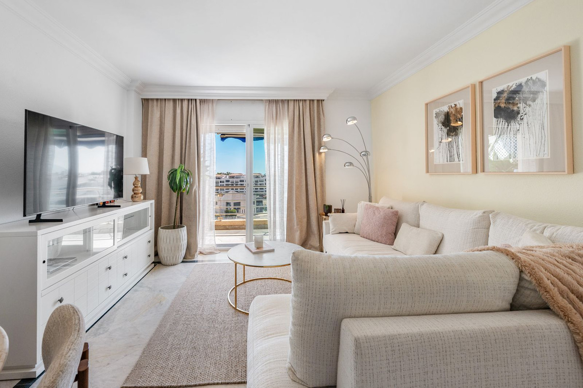 Se vende Apartamento Planta Media de 2 dormitorios en Costa Del Sol, Málaga, España