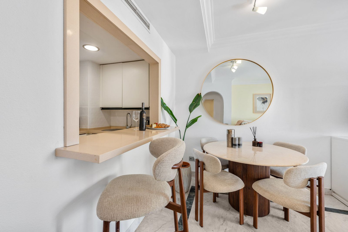 Se vende Apartamento Planta Media de 2 dormitorios en Costa Del Sol, Málaga, España