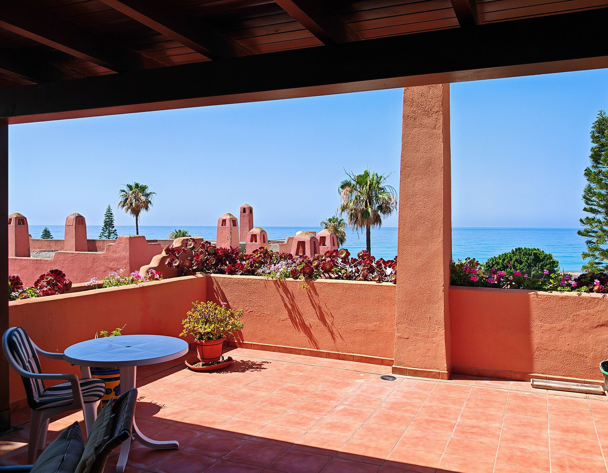 3 Bed Apartment for sale in Marbella Costa Del Sol, Málaga, Spain