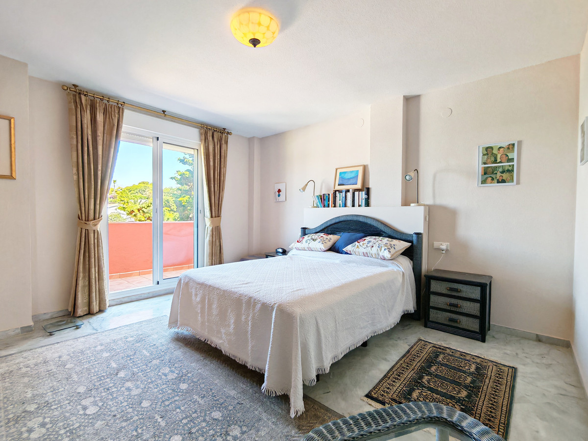 3 Bed Apartment for sale in Marbella Costa Del Sol, Málaga, Spain