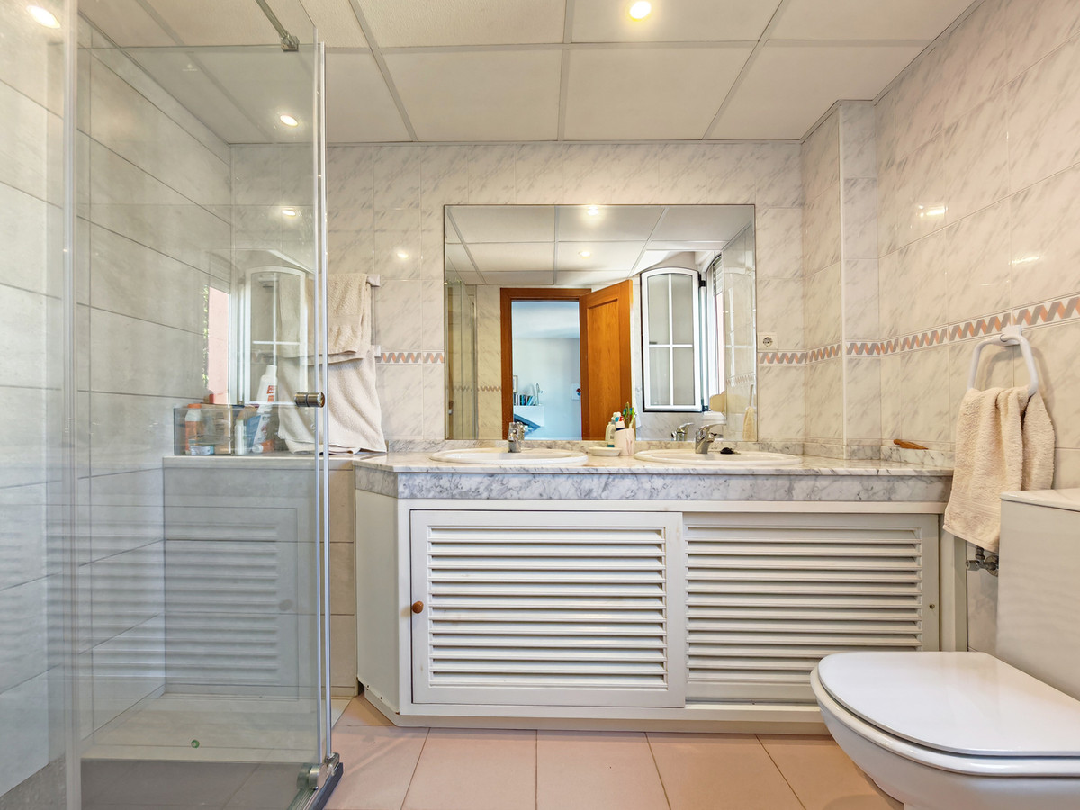 3 Bed Apartment for sale in Marbella Costa Del Sol, Málaga, Spain