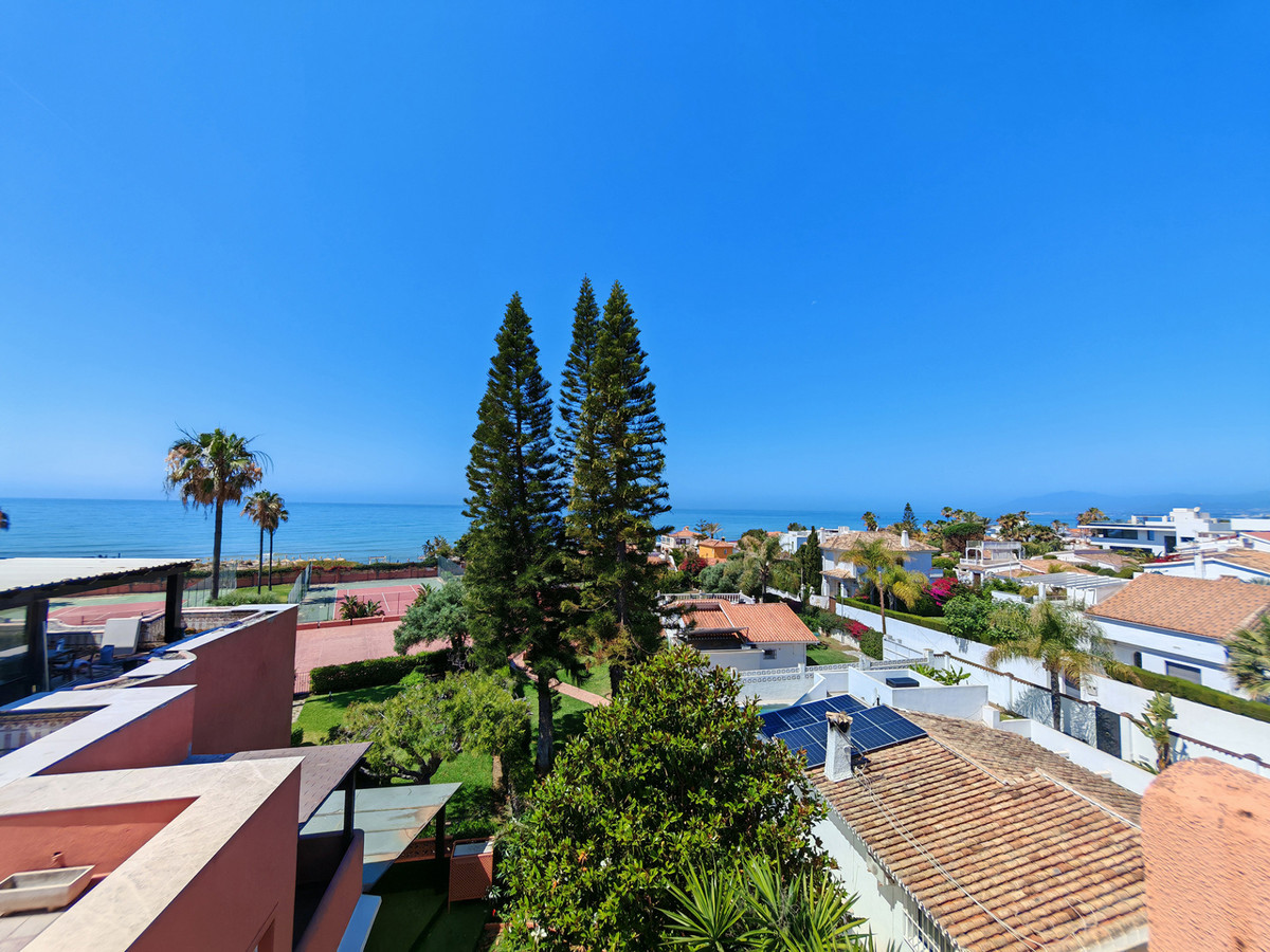 3 Bed Apartment for sale in Marbella Costa Del Sol, Málaga, Spain