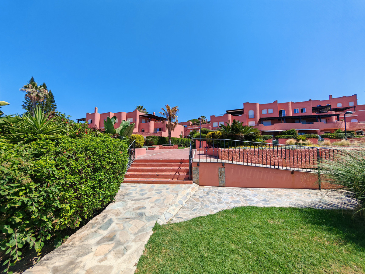 3 Bed Apartment for sale in Marbella Costa Del Sol, Málaga, Spain