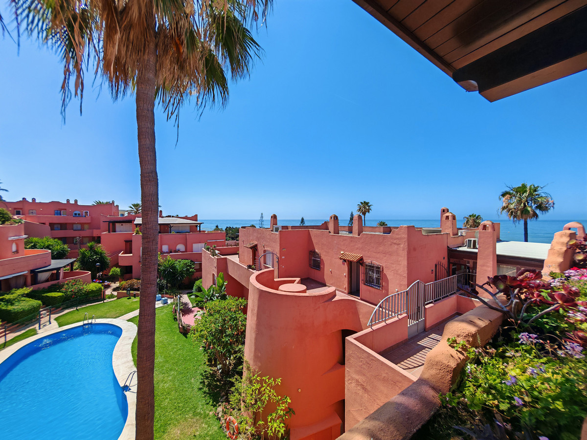 3 Bed Apartment for sale in Marbella Costa Del Sol, Málaga, Spain