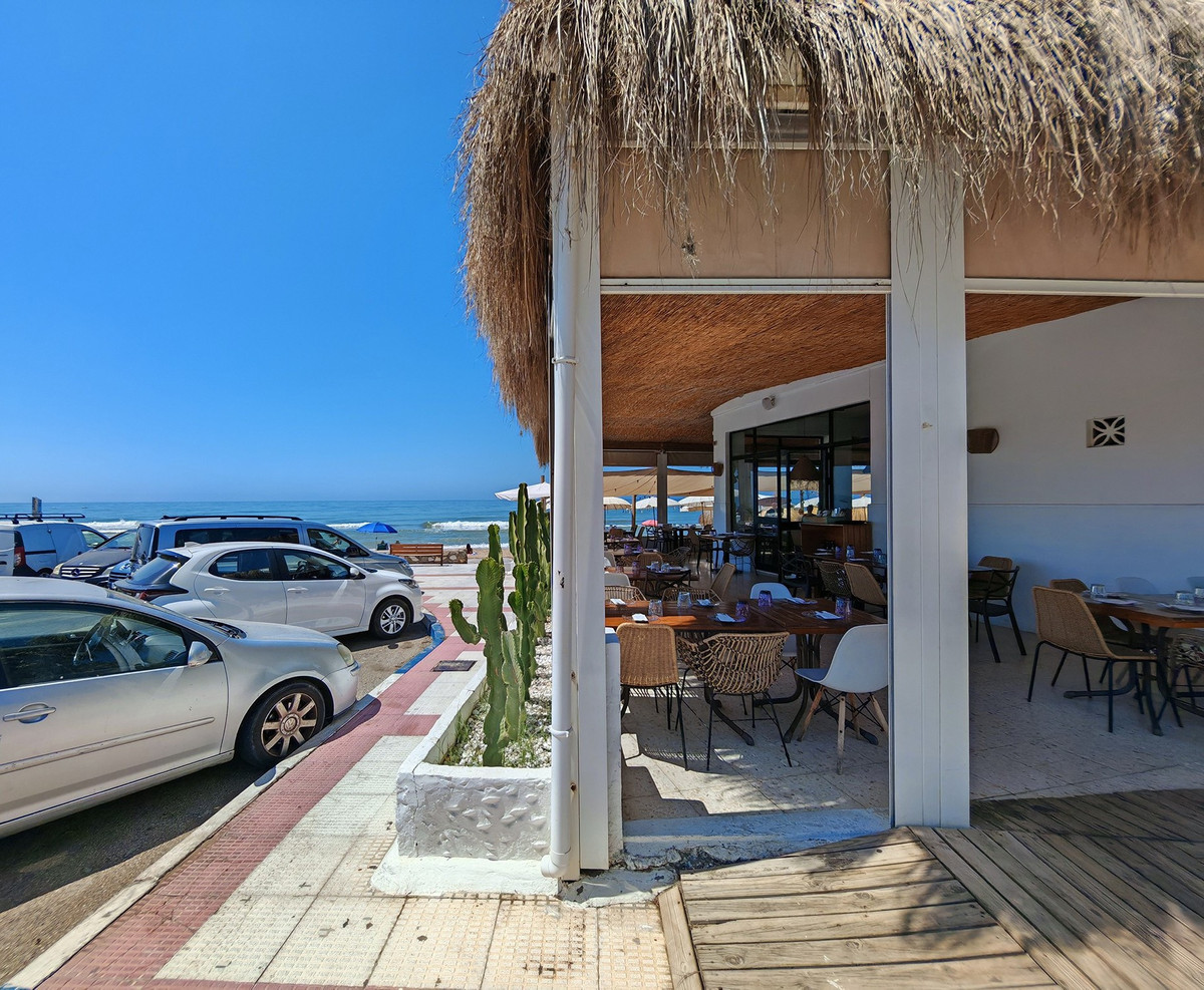 3 Bed Apartment for sale in Marbella Costa Del Sol, Málaga, Spain