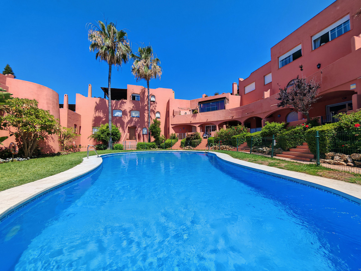 3 Bed Apartment for sale in Marbella Costa Del Sol, Málaga, Spain
