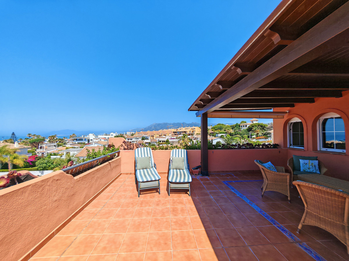 3 Bed Apartment for sale in Marbella Costa Del Sol, Málaga, Spain