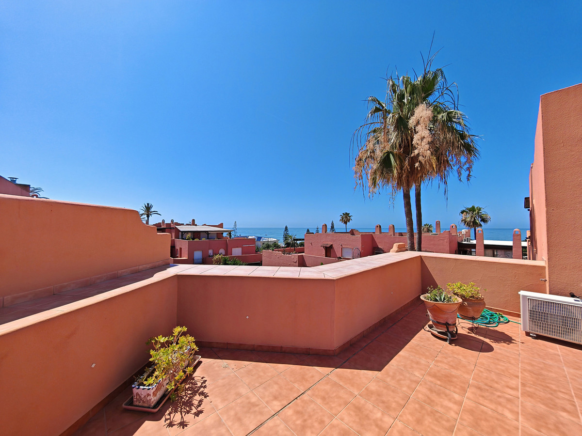 3 Bed Apartment for sale in Marbella Costa Del Sol, Málaga, Spain