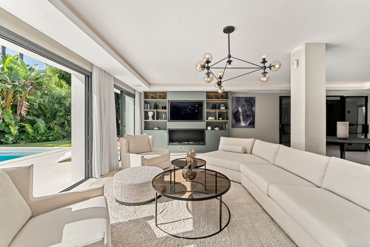4 Bed Townhouse for sale in Las Brisas Costa Del Sol, Málaga, Spain