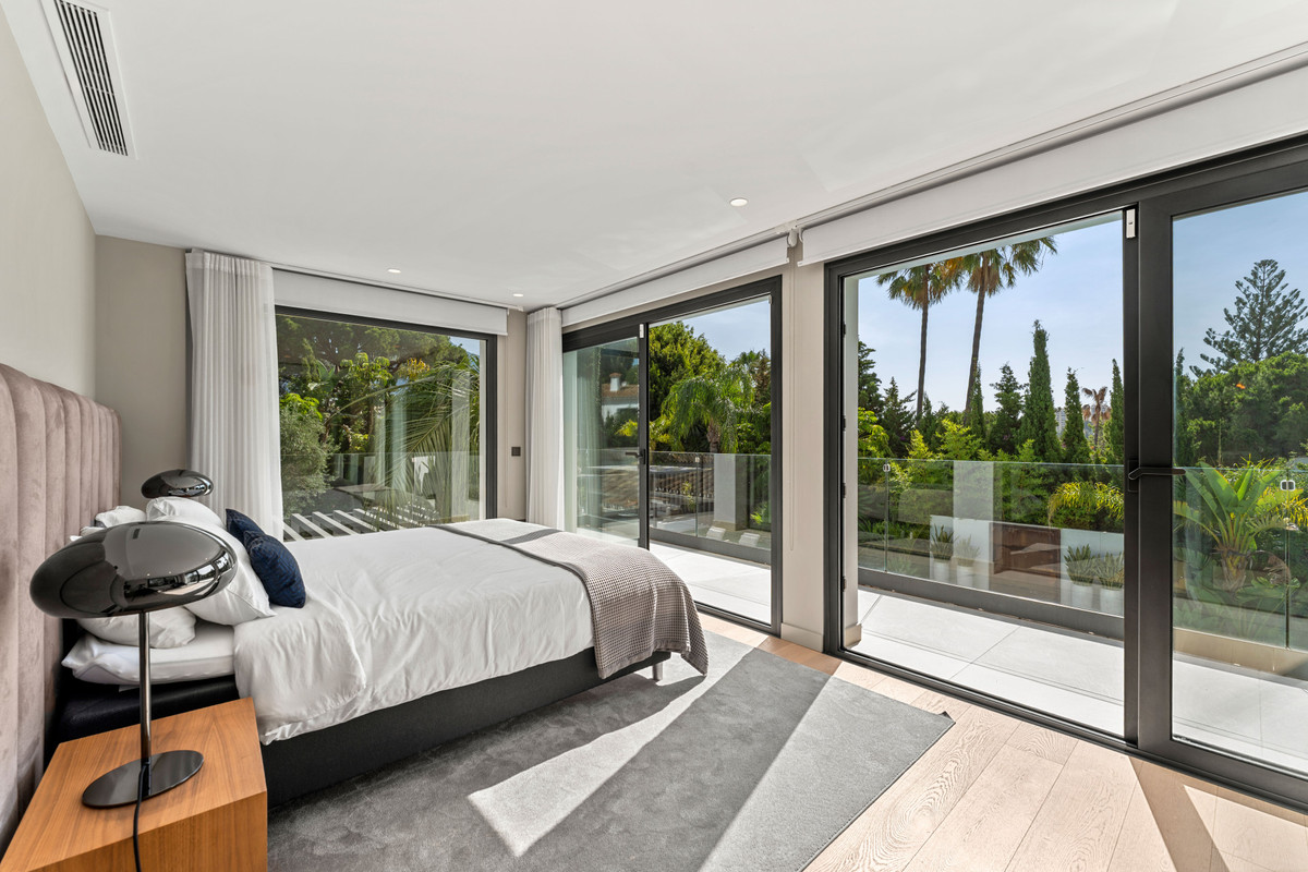 4 Bed Townhouse for sale in Las Brisas Costa Del Sol, Málaga, Spain