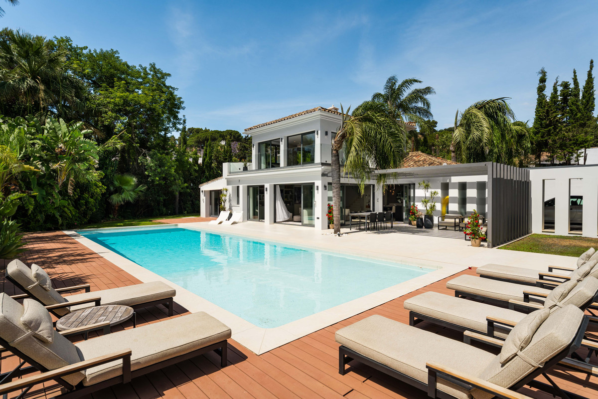4 Bed Townhouse for sale in Las Brisas Costa Del Sol, Málaga, Spain