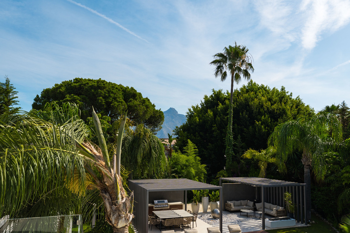 4 Bed Townhouse for sale in Las Brisas Costa Del Sol, Málaga, Spain