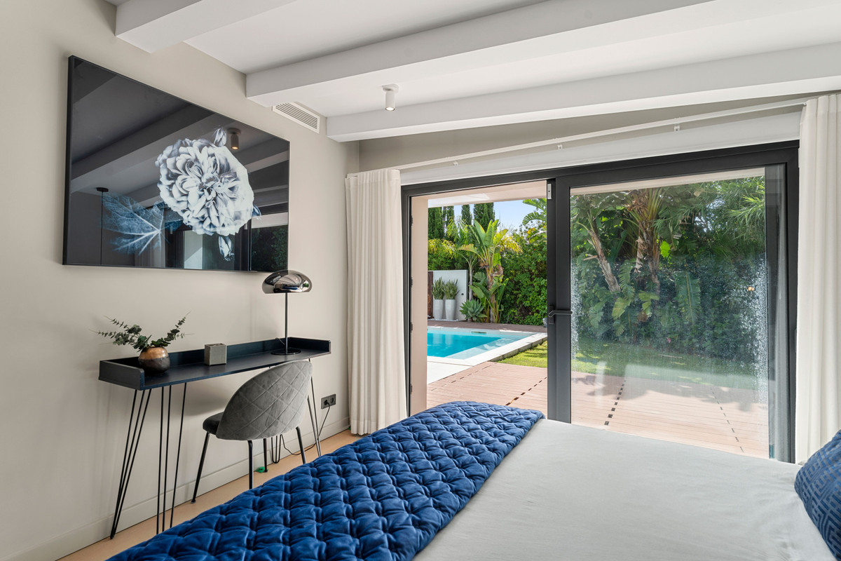 4 Bed Townhouse for sale in Las Brisas Costa Del Sol, Málaga, Spain