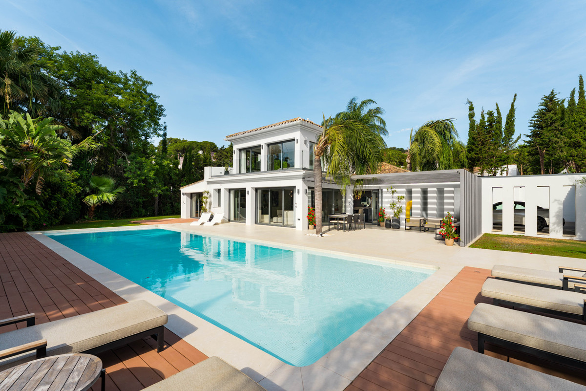 4 Bed Townhouse for sale in Las Brisas Costa Del Sol, Málaga, Spain