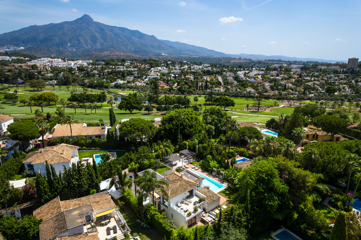 4 Bed Townhouse for sale in Las Brisas Costa Del Sol, Málaga, Spain
