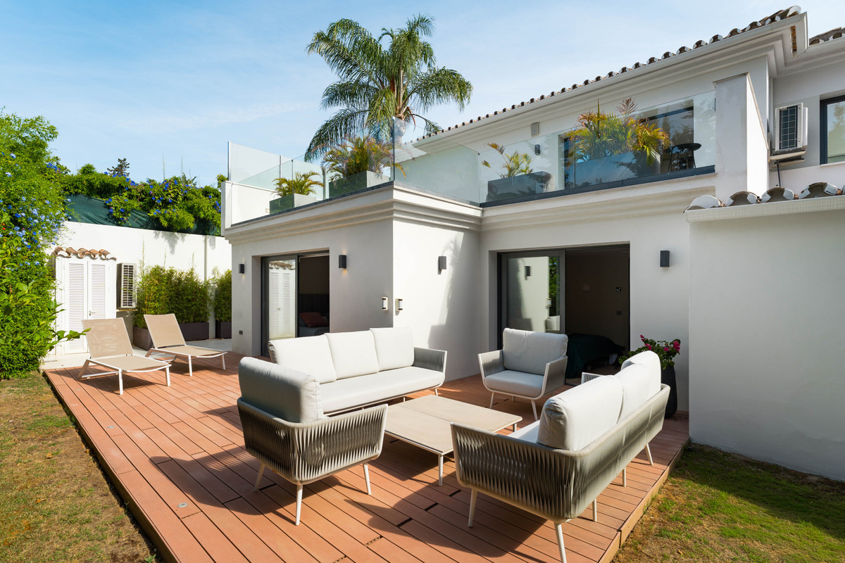 4 Bed Townhouse for sale in Las Brisas Costa Del Sol, Málaga, Spain