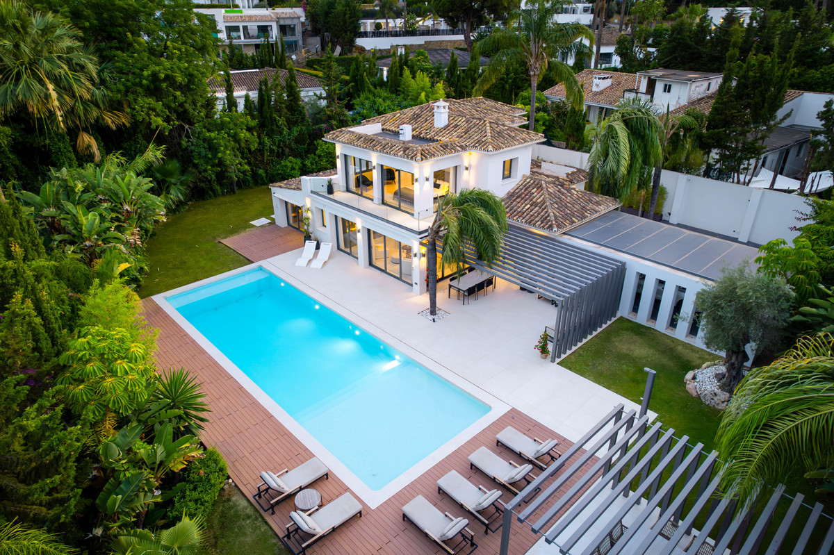 4 Bed Townhouse for sale in Las Brisas Costa Del Sol, Málaga, Spain