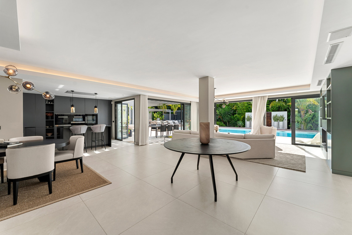 4 Bed Townhouse for sale in Las Brisas Costa Del Sol, Málaga, Spain