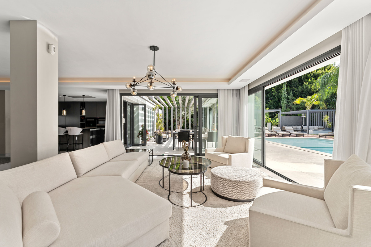 4 Bed Townhouse for sale in Las Brisas Costa Del Sol, Málaga, Spain