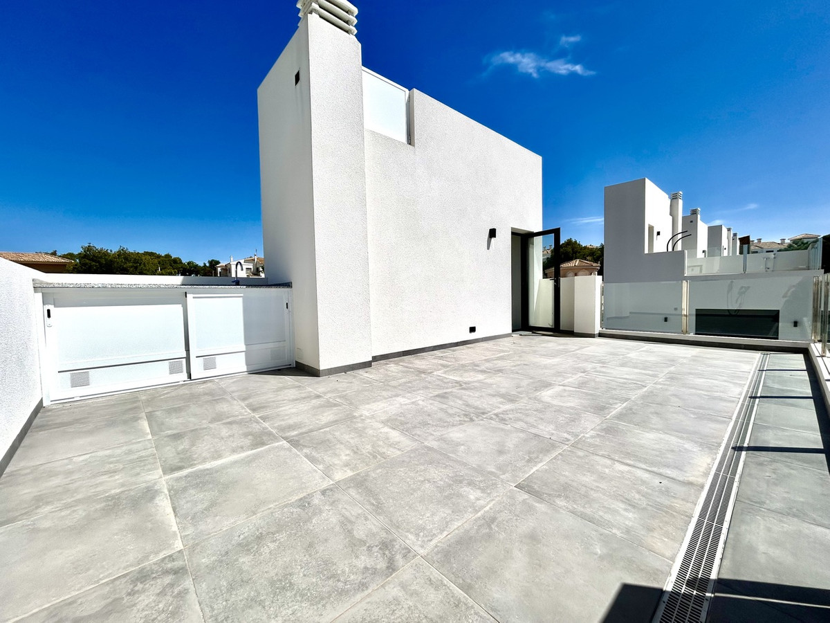 2 Bed Townhouse for sale in Villamartin Costa Blanca, Alicante, Spain