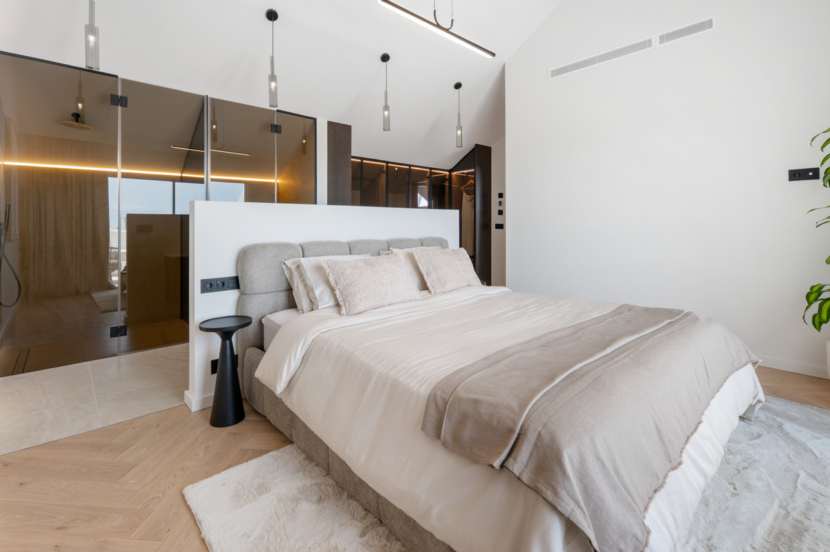 3 Bed Apartment for sale in Nueva Andalucía Costa Del Sol, Málaga, Spain