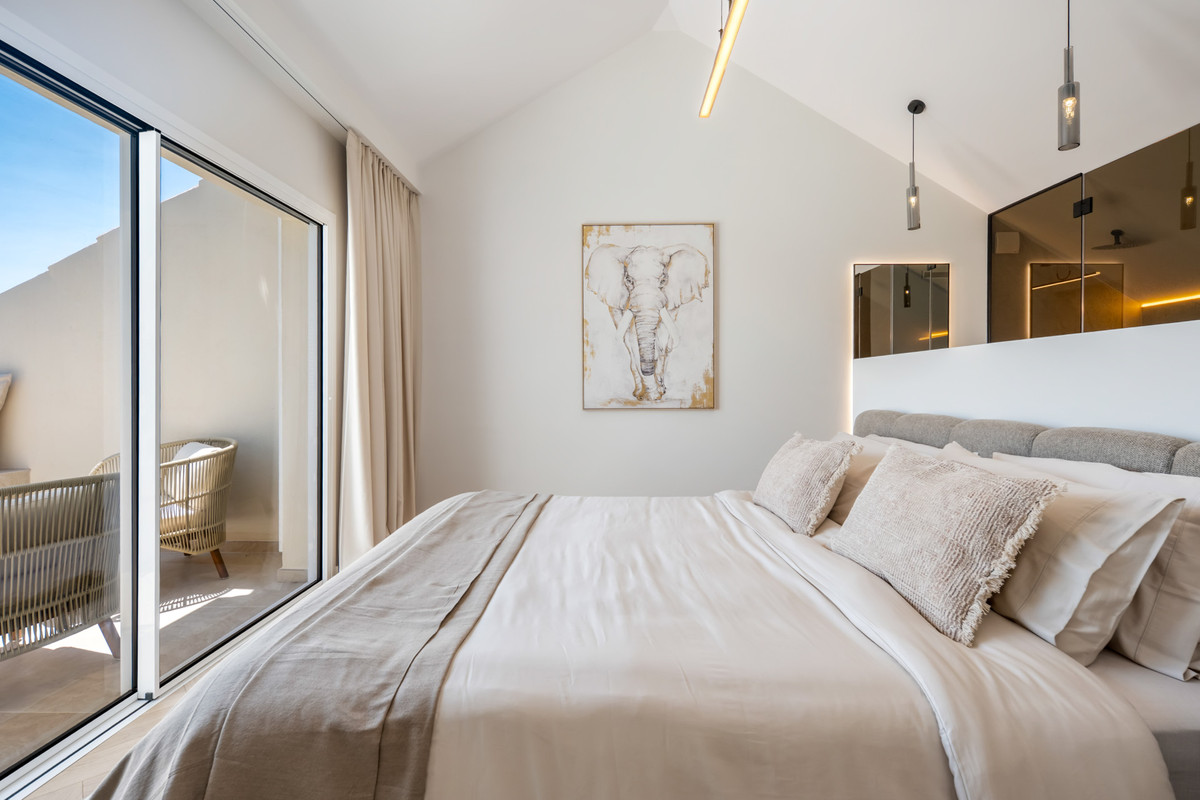 3 Bed Apartment for sale in Nueva Andalucía Costa Del Sol, Málaga, Spain