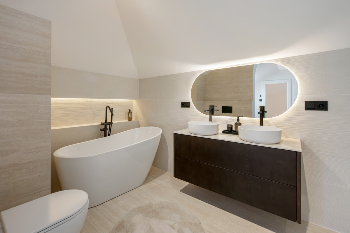 3 Bed Apartment for sale in Nueva Andalucía Costa Del Sol, Málaga, Spain