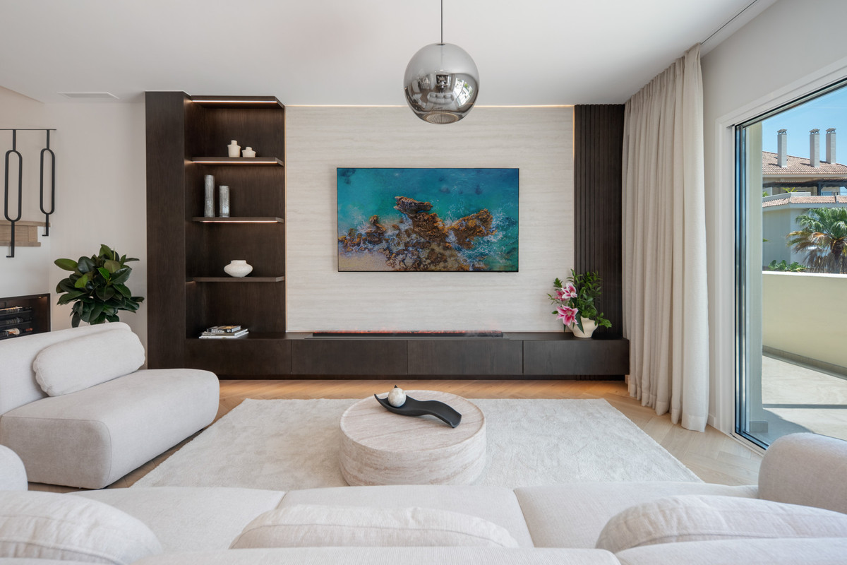 3 Bed Apartment for sale in Nueva Andalucía Costa Del Sol, Málaga, Spain