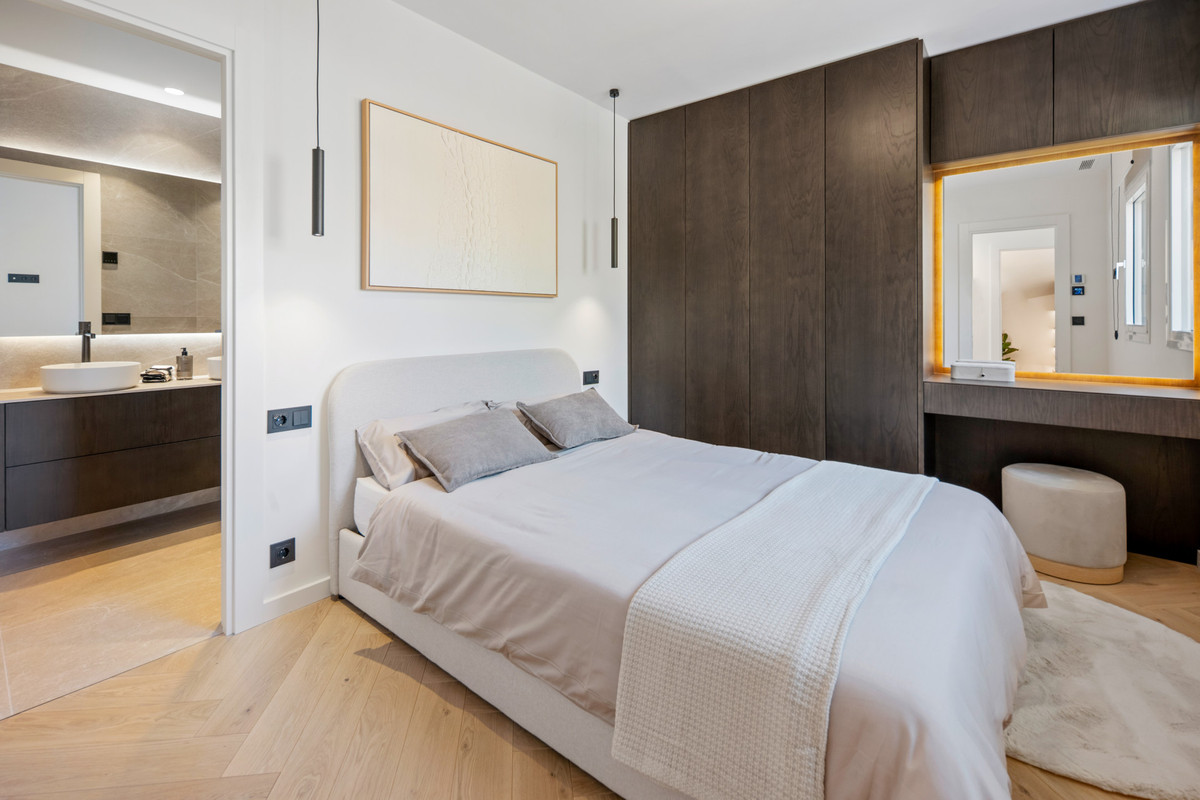 3 Bed Apartment for sale in Nueva Andalucía Costa Del Sol, Málaga, Spain