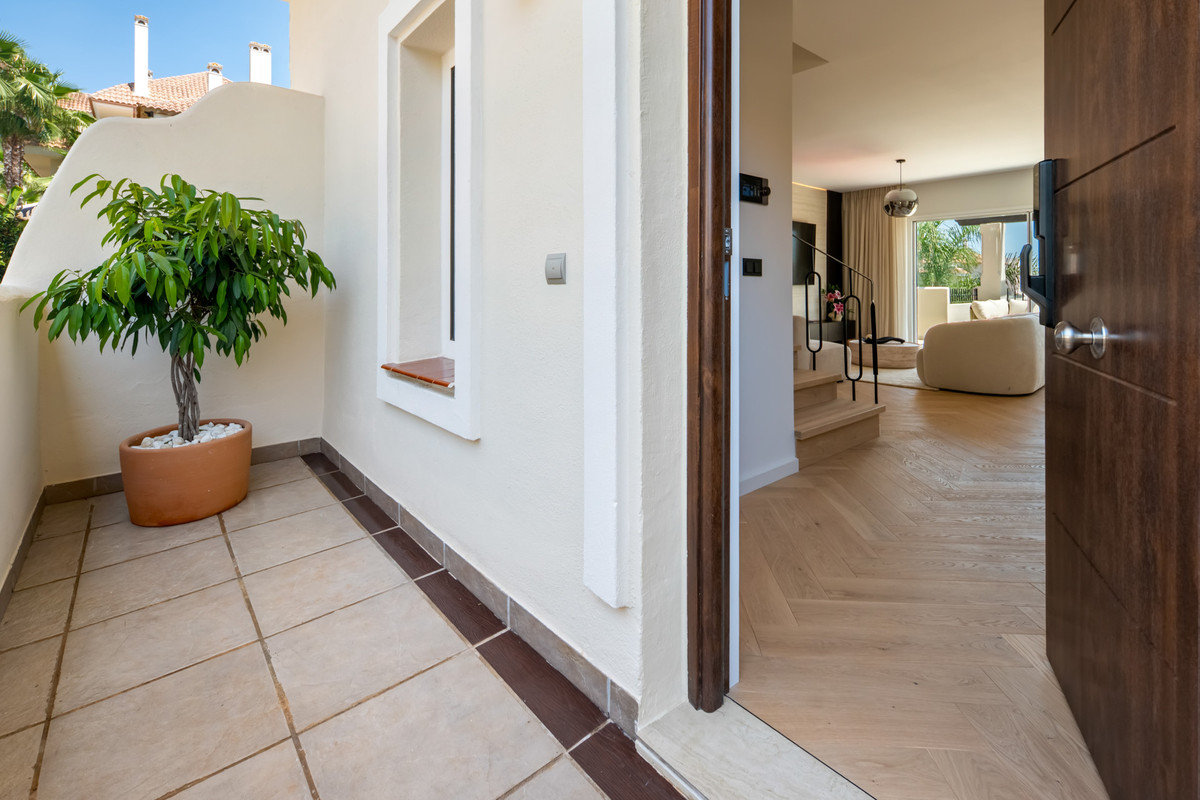 3 Bed Apartment for sale in Nueva Andalucía Costa Del Sol, Málaga, Spain