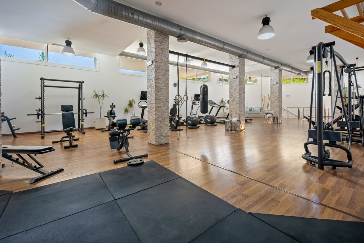 3 Bed Apartment for sale in Nueva Andalucía Costa Del Sol, Málaga, Spain