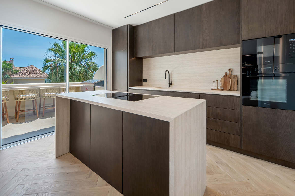 3 Bed Apartment for sale in Nueva Andalucía Costa Del Sol, Málaga, Spain