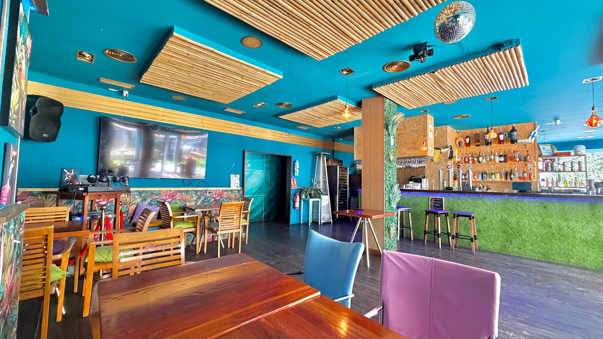 Commercial unit for sale in Fuengirola Costa Del Sol, Málaga, Spain