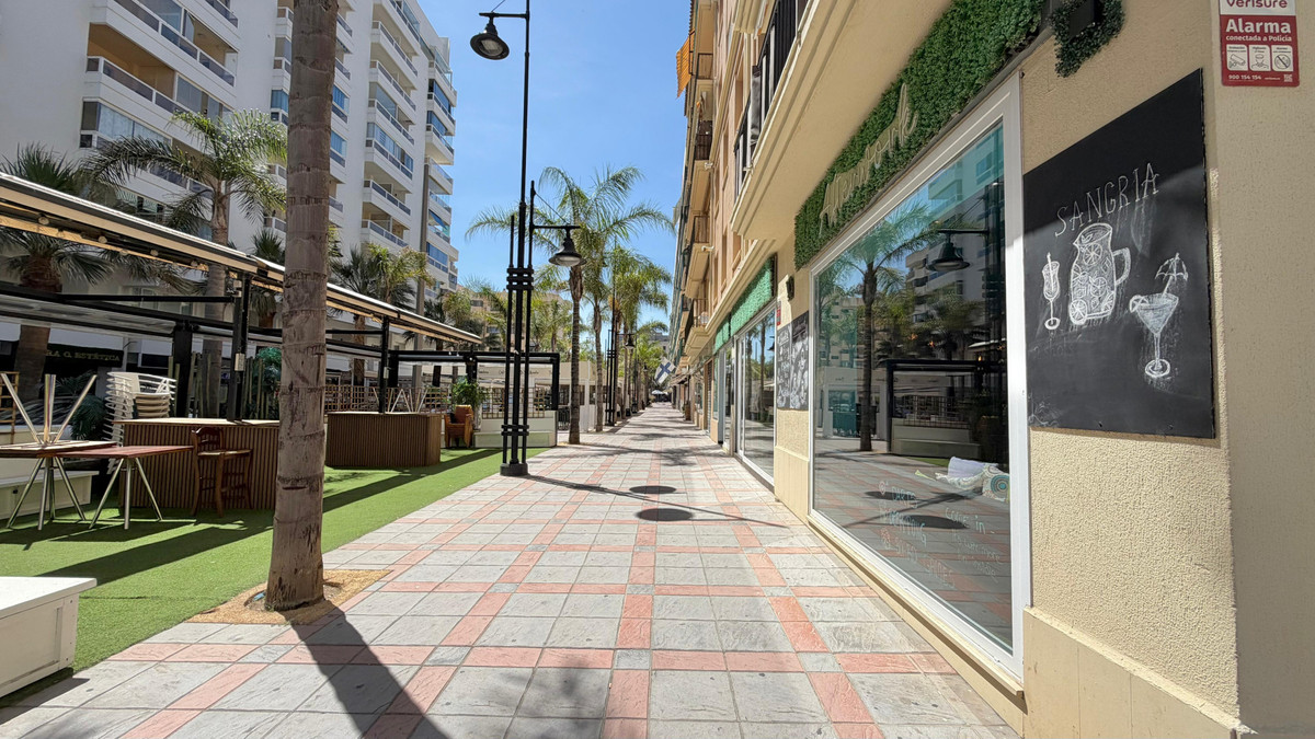 Commercial unit for sale in Fuengirola Costa Del Sol, Málaga, Spain