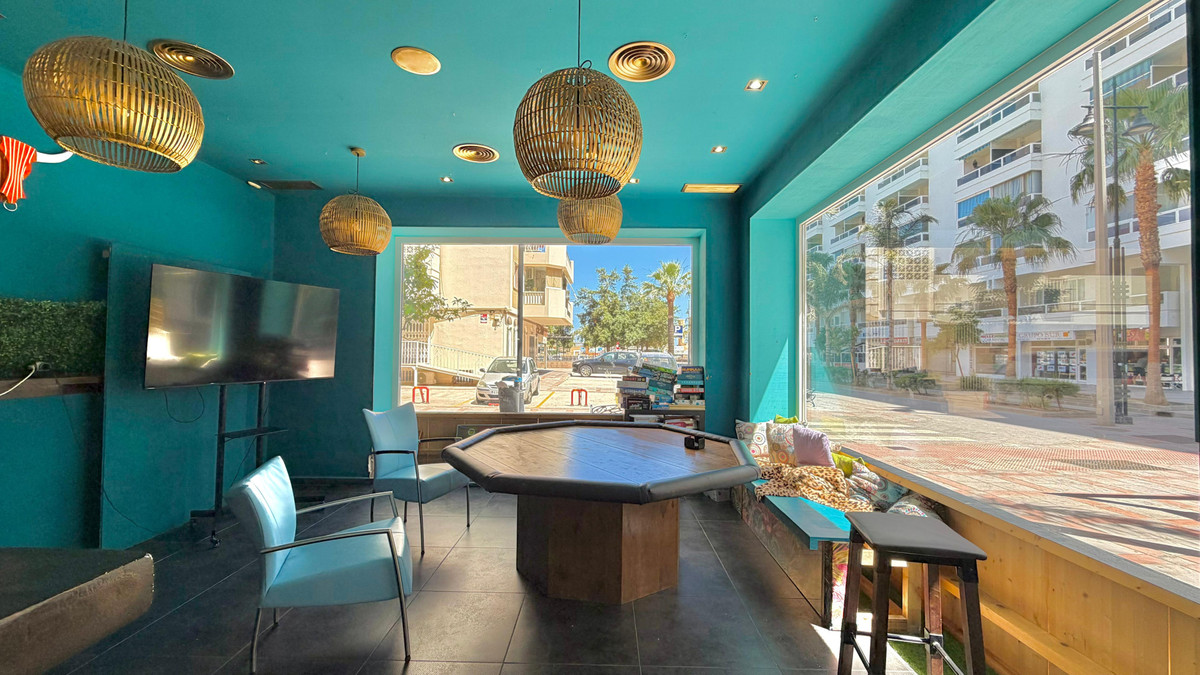 Commercial unit for sale in Fuengirola Costa Del Sol, Málaga, Spain
