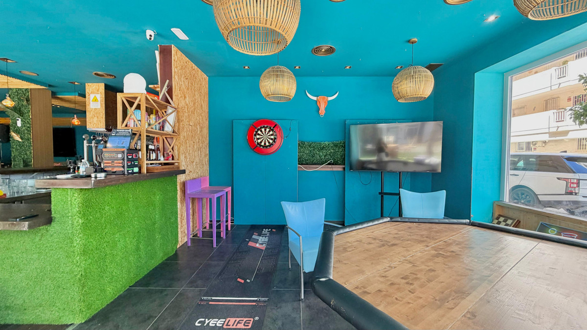 Commercial unit for sale in Fuengirola Costa Del Sol, Málaga, Spain