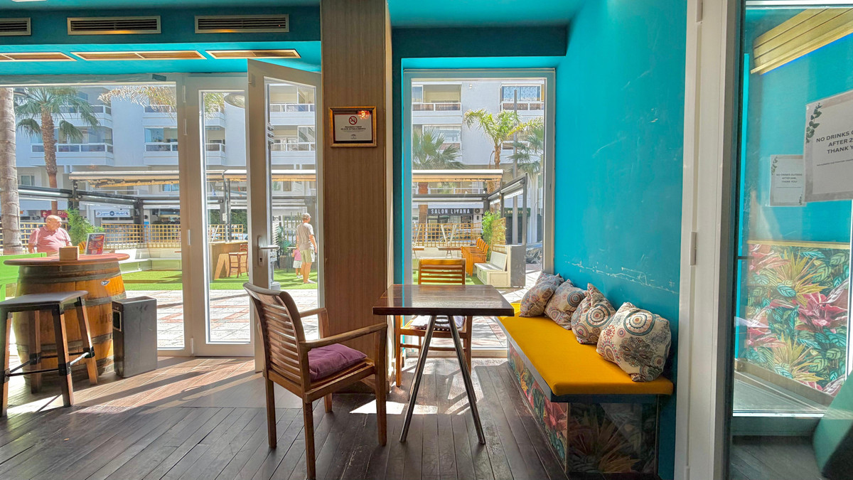 Commercial unit for sale in Fuengirola Costa Del Sol, Málaga, Spain