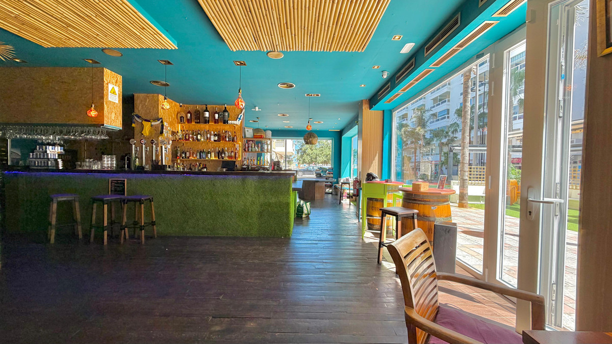 Commercial unit for sale in Fuengirola Costa Del Sol, Málaga, Spain