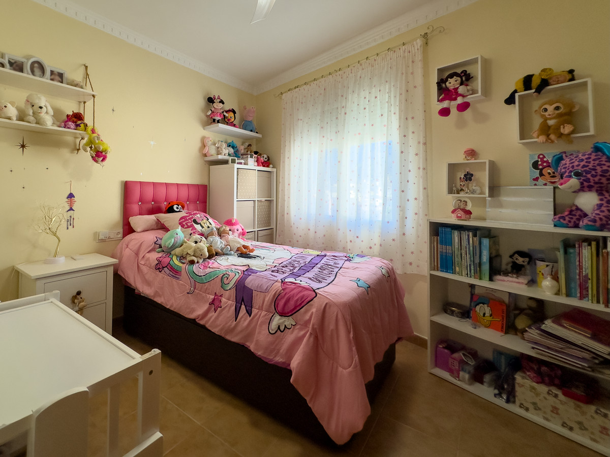 3 Bed Apartment for sale in Estepona Costa Del Sol, Málaga, Spain