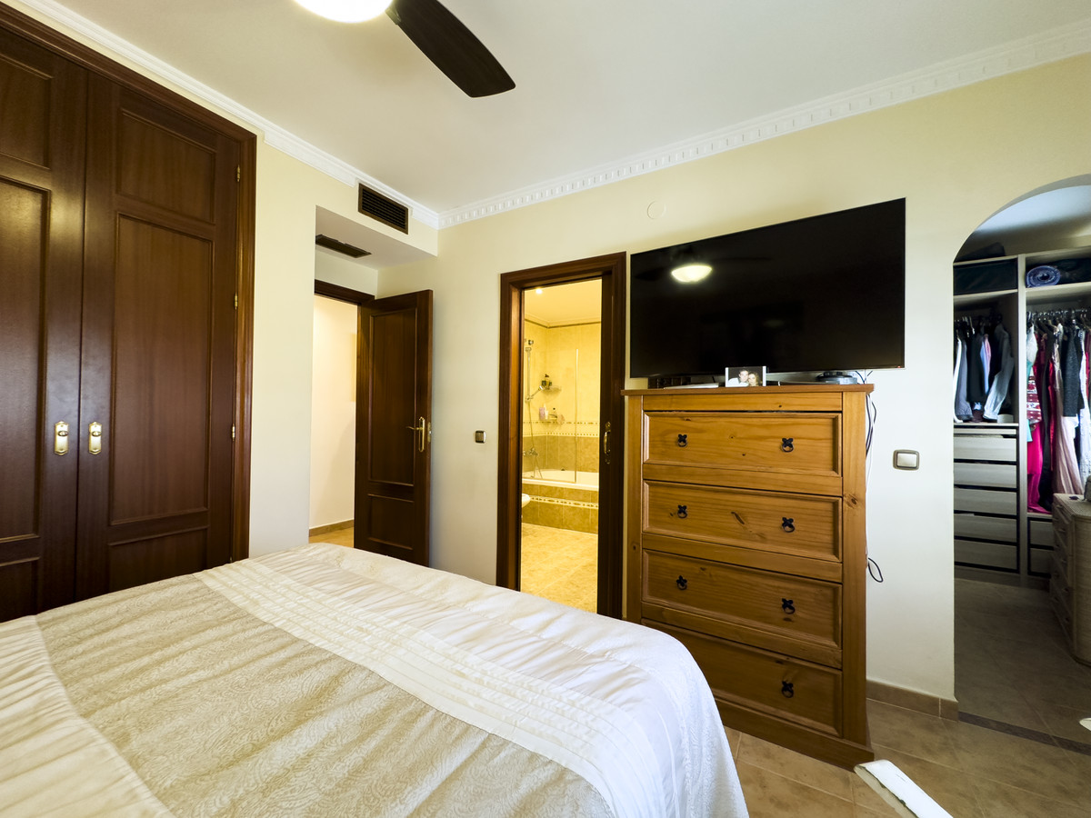 3 Bed Apartment for sale in Estepona Costa Del Sol, Málaga, Spain