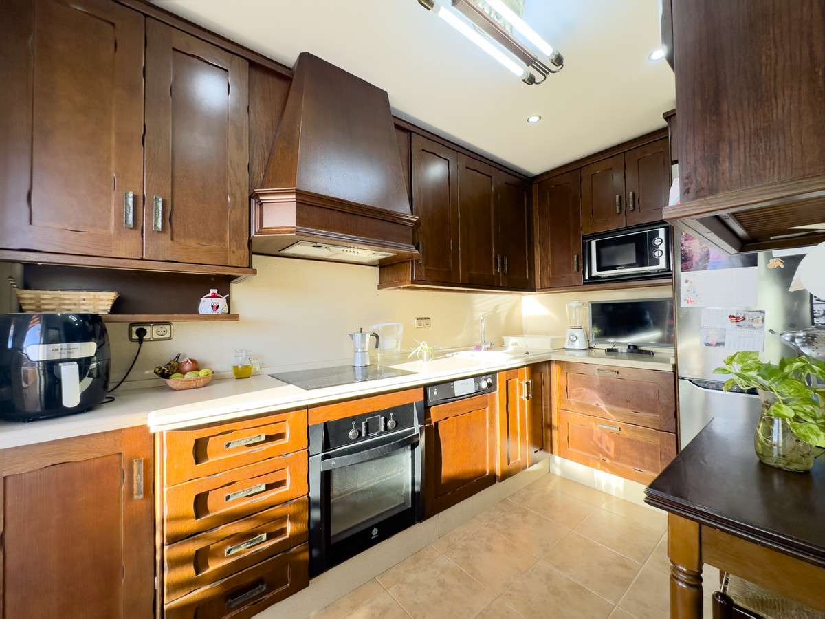 3 Bed Apartment for sale in Estepona Costa Del Sol, Málaga, Spain