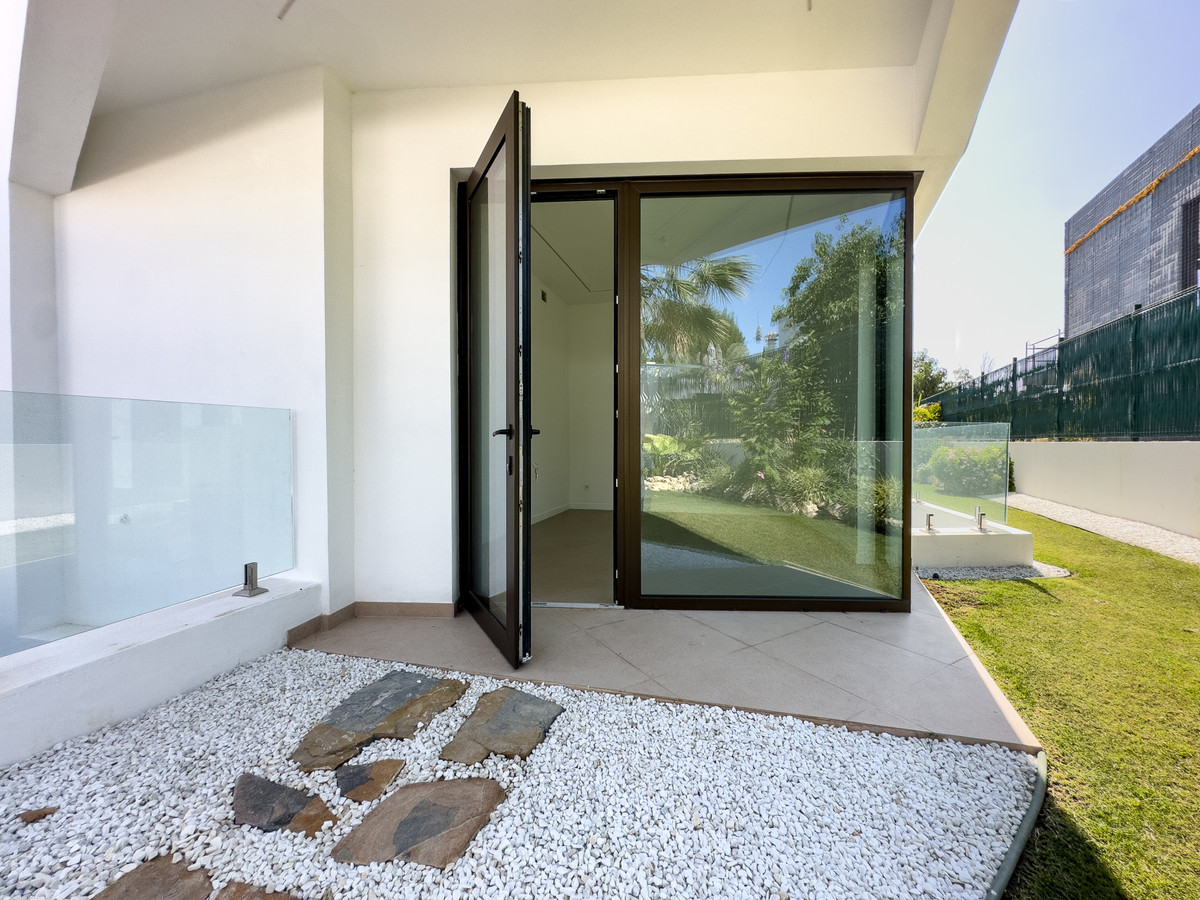 4 Bed Townhouse for sale in Estepona Costa Del Sol, Málaga, Spain