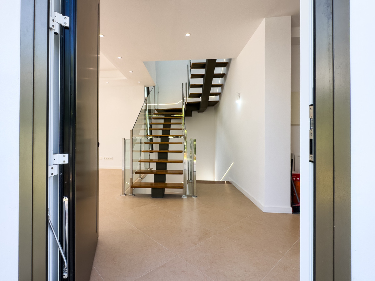 4 Bed Townhouse for sale in Estepona Costa Del Sol, Málaga, Spain
