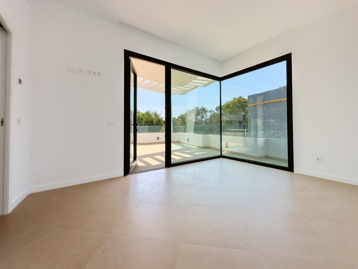 4 Bed Townhouse for sale in Estepona Costa Del Sol, Málaga, Spain