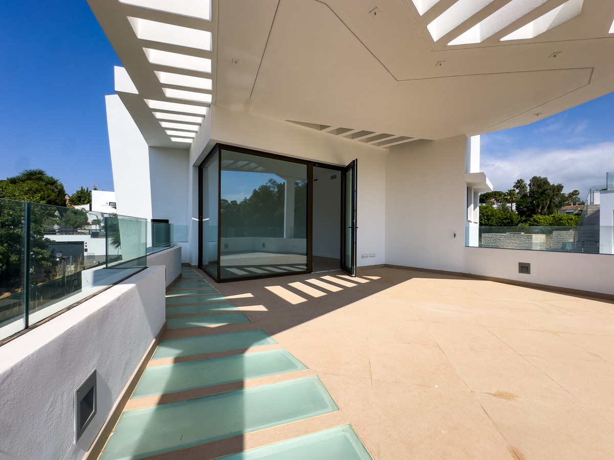 4 Bed Townhouse for sale in Estepona Costa Del Sol, Málaga, Spain
