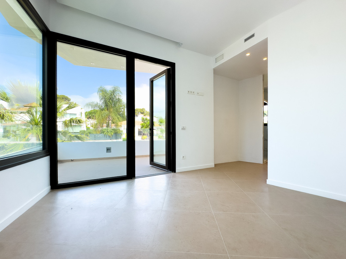 4 Bed Townhouse for sale in Estepona Costa Del Sol, Málaga, Spain